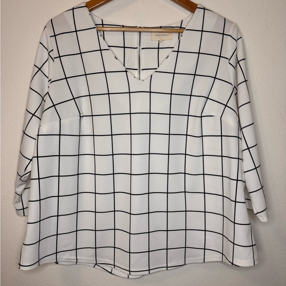 MELLODAY White and Black Boxy Blouse with 3/4 Sleeves